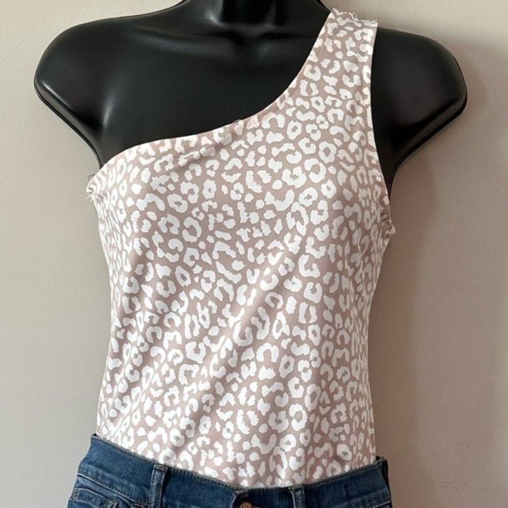 The Ali leopard Bodysuit  SIZE Small NWOT